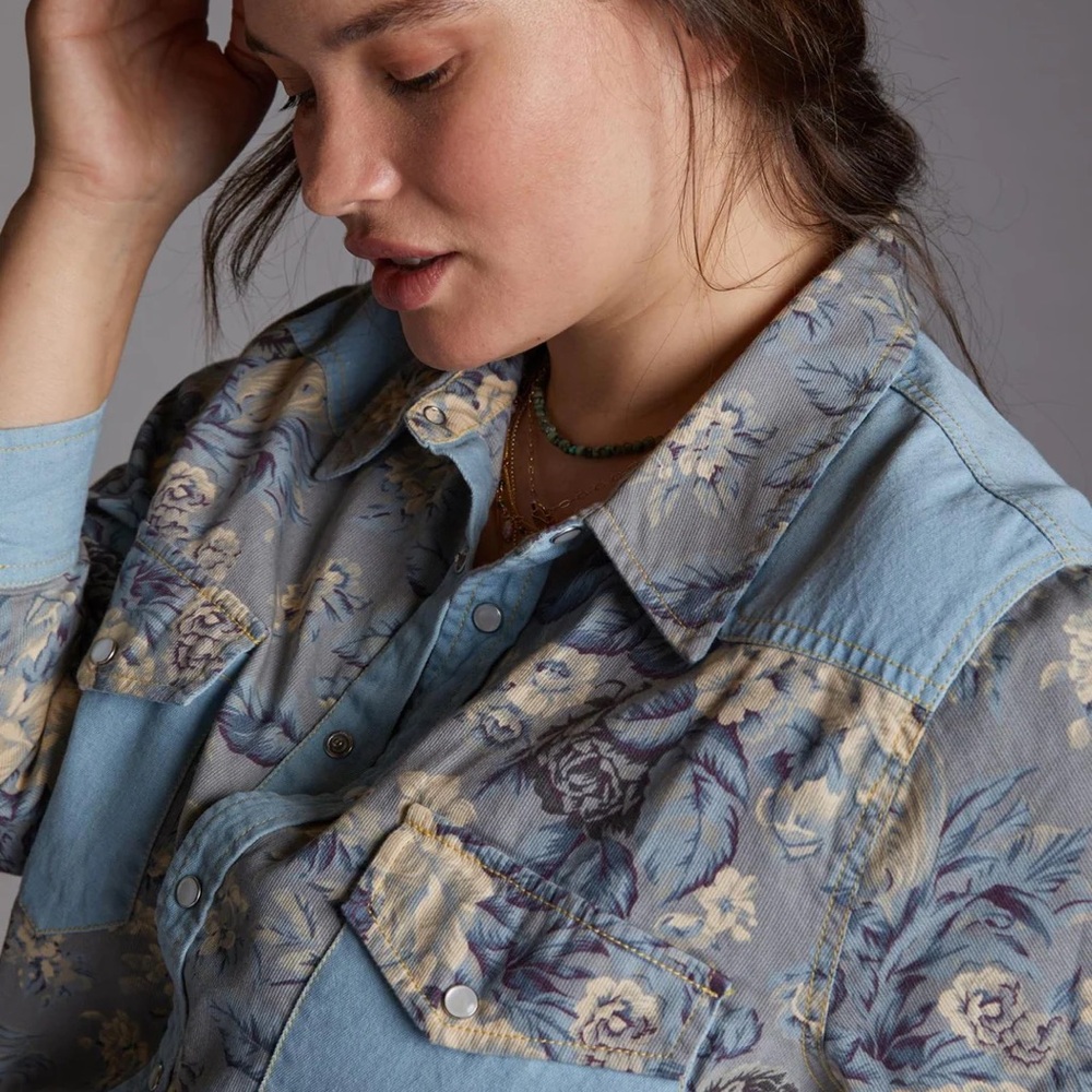 LOVE THE LABEL Button Up Top - Picture 2 of 4